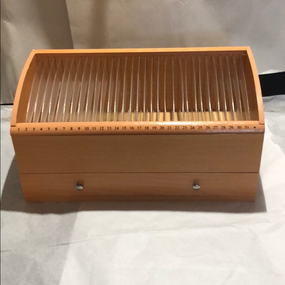 Mail/Bill divider. Used.